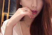 网红劈腿吃瓜,吃瓜群众热议背后的真相