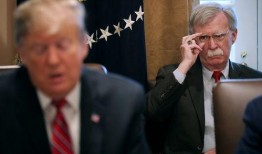 特朗普爆料最新武器装备,我国最新武器装备震撼亮相，全球目光聚焦